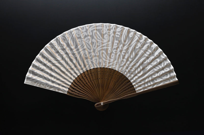 Ogura Fabrics Crested silk fan (white / black) [Paulownia box]