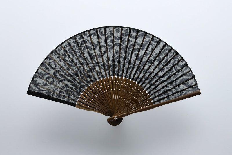 Ogura Fabrics Crested silk fan (white / black) [Paulownia box]